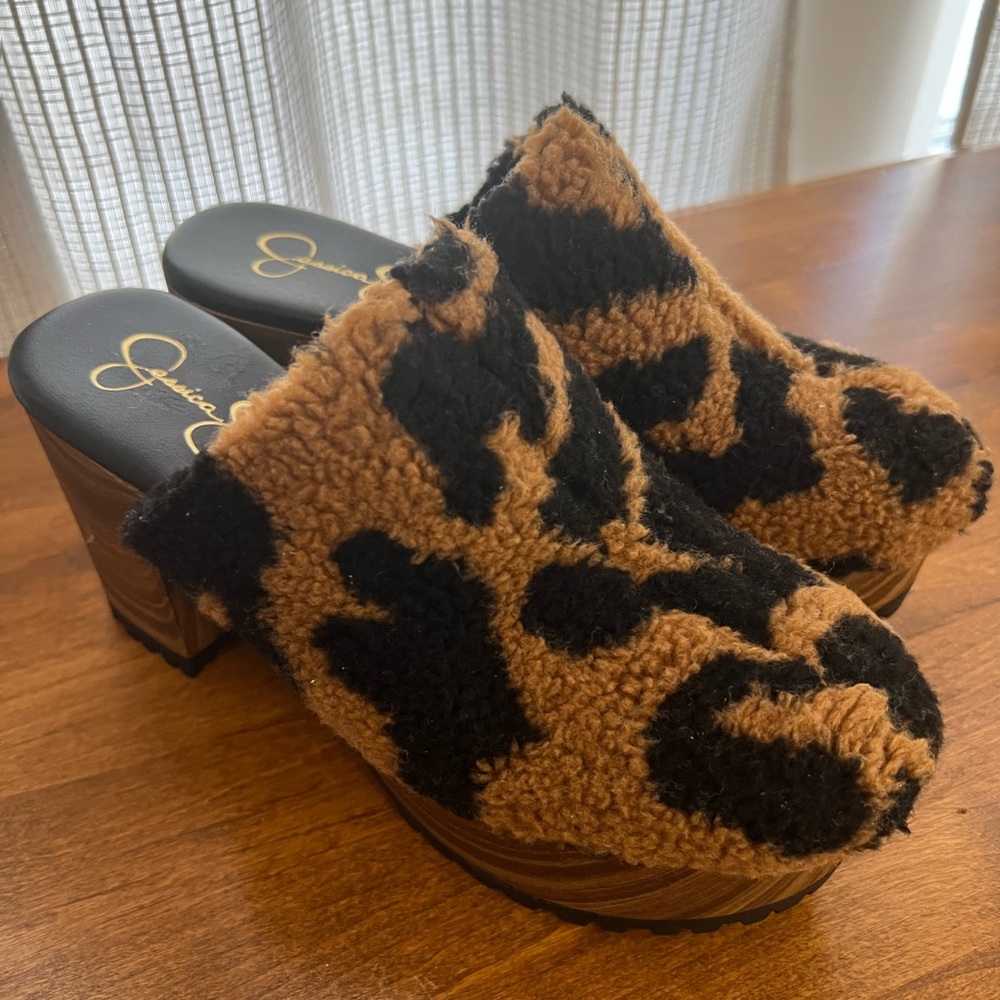 JESSICA SIMPSON Fuzzy Wood Platform Clog Slide Heels US Size 6.5